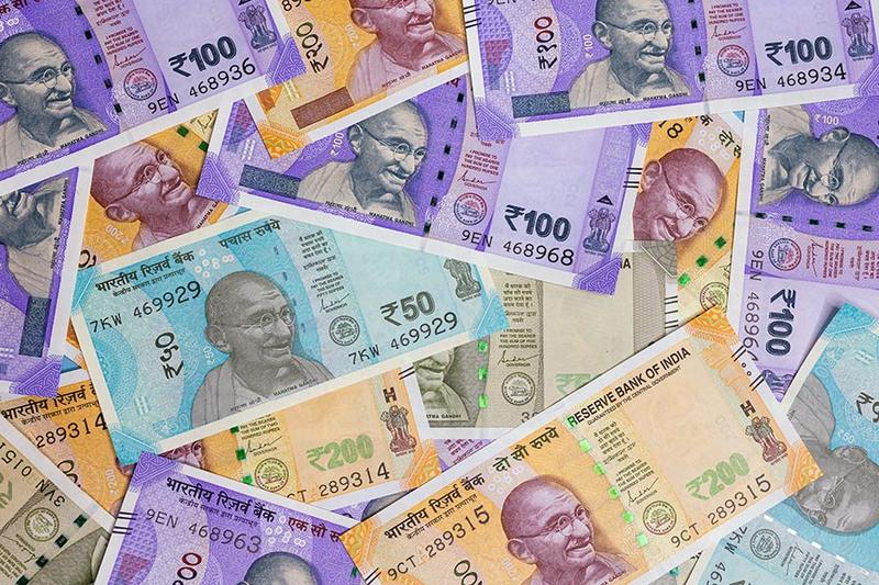 Rupia indyjska (INR)