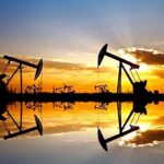Aktualna cena baryłki ropy na giełdzie: co wpływa na jej wahania?