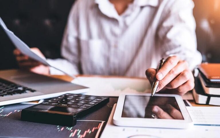 Odkrywamy tajemnice wynagrodzeń: Ile zarabia specjalista ds. windykacji?