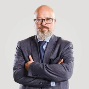 Czy notariusz sprawdza zadłużenie mieszkania? Kluczowe informacje, które musisz znać!