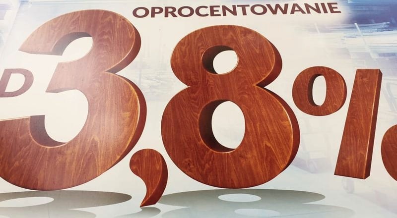 Jak skutecznie obliczyć oprocentowanie w banku i uniknąć niekorzystnych kosztów?