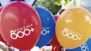 800 plus a kryterium dochodowe – czy zarobki wpływają na świadczenie?